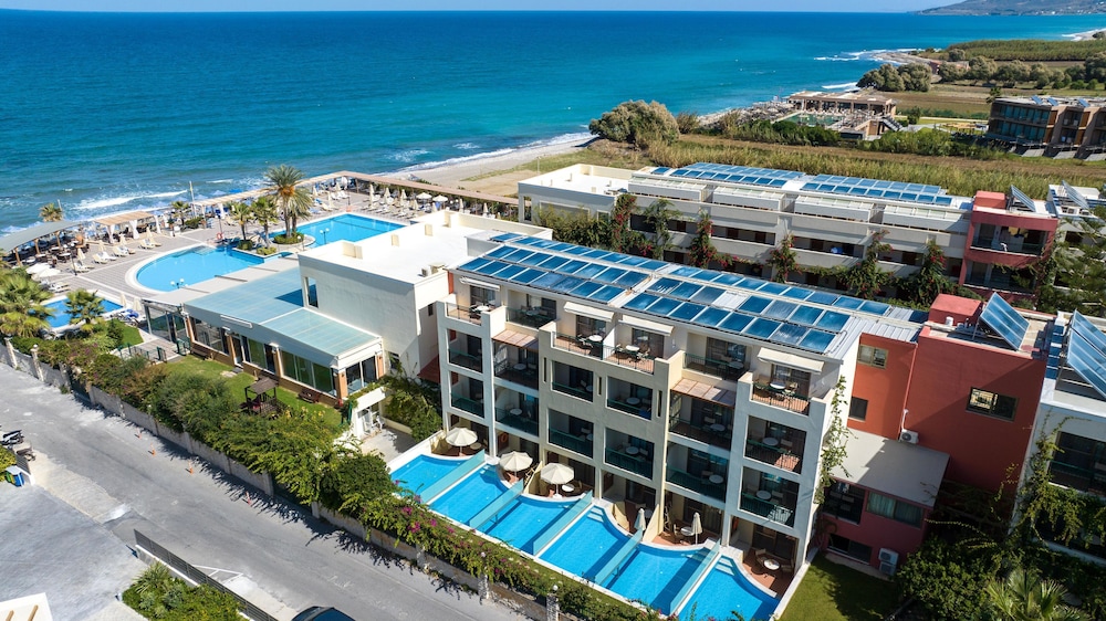 Hydramis Palace Beach Resort — Hotel building in Georgioupolis