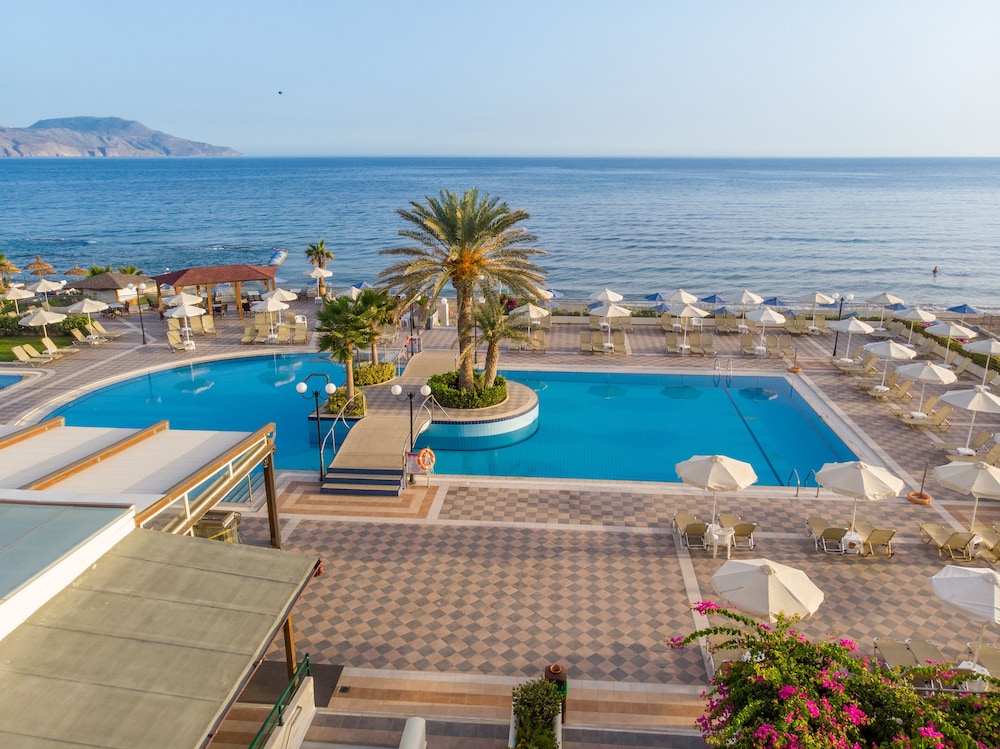 Hydramis Palace Beach Resort — Swimming pool in Georgioupolis