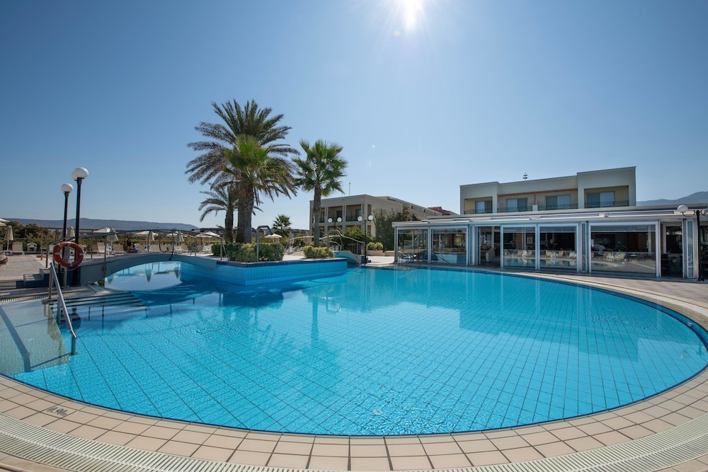 Hydramis Palace Beach Resort — Swimming pool in Georgioupolis