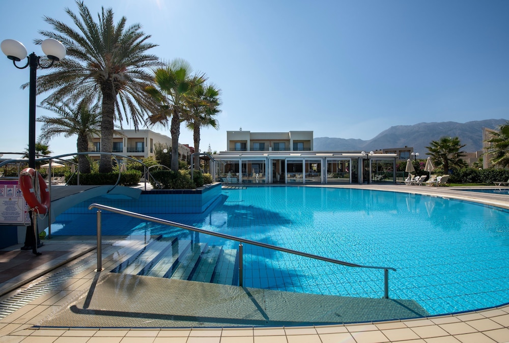 Hydramis Palace Beach Resort — Swimming pool in Georgioupolis