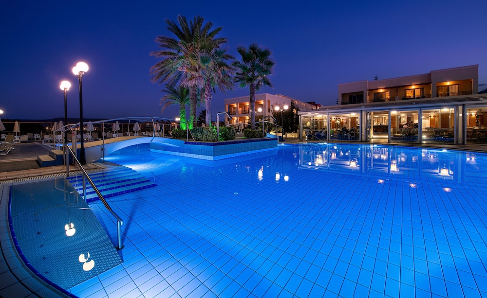 Hydramis Palace Beach Resort — Swimming pool in Georgioupolis