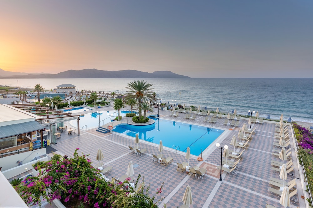 Hydramis Palace Beach Resort — Swimming pool in Georgioupolis