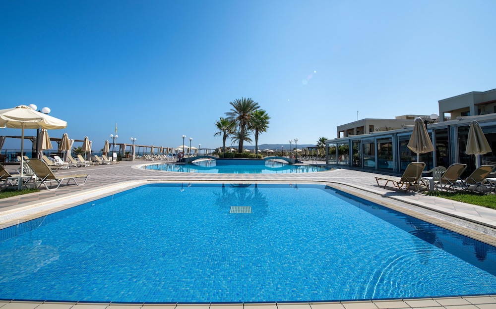 Hydramis Palace Beach Resort — Swimming pool in Georgioupolis