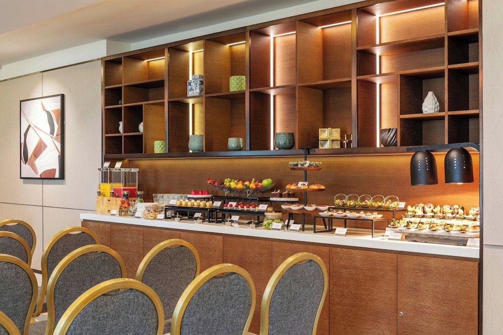 Sheraton The Walk, Dubai — Restaurant & bars in Dubai