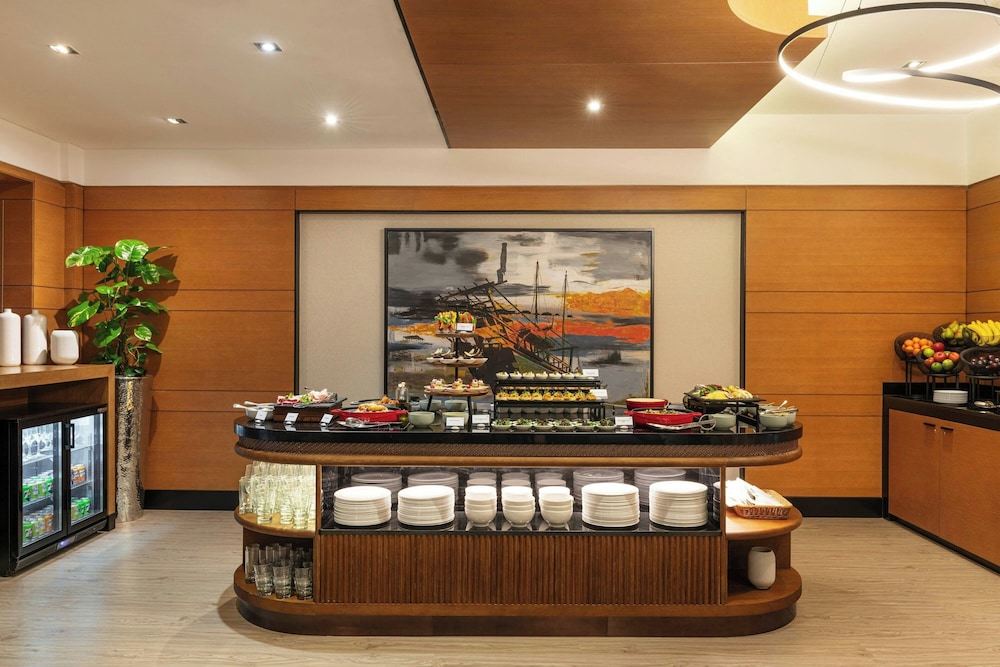 Sheraton The Walk, Dubai — Restaurant & bars in Dubai