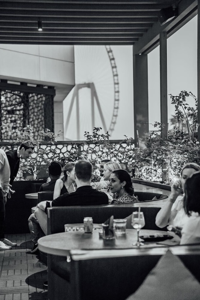 JA Ocean View Hotel, Jumeirah Beach Dubai — Restaurant in Dubai