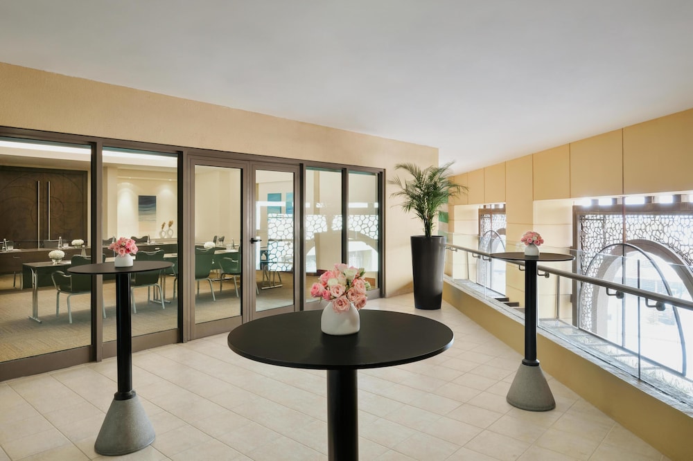 JA Ocean View Hotel, Jumeirah Beach Dubai — Shared spaces in Dubai