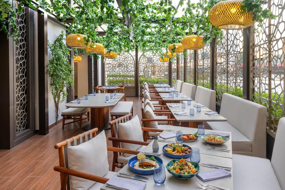JA Ocean View Hotel, Jumeirah Beach Dubai — Restaurant in Dubai