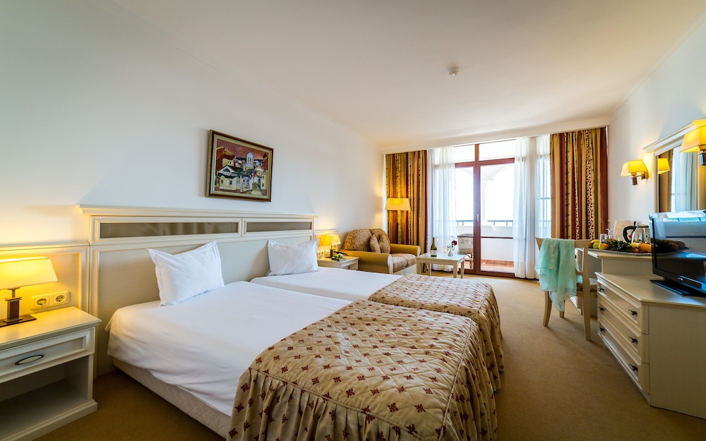Helena Sands Hotel — Hotel rooms in Sunny Beach, Burgas Region