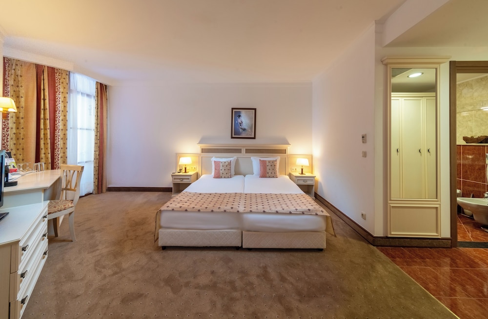 Helena Sands Hotel — Hotel rooms in Sunny Beach, Burgas Region