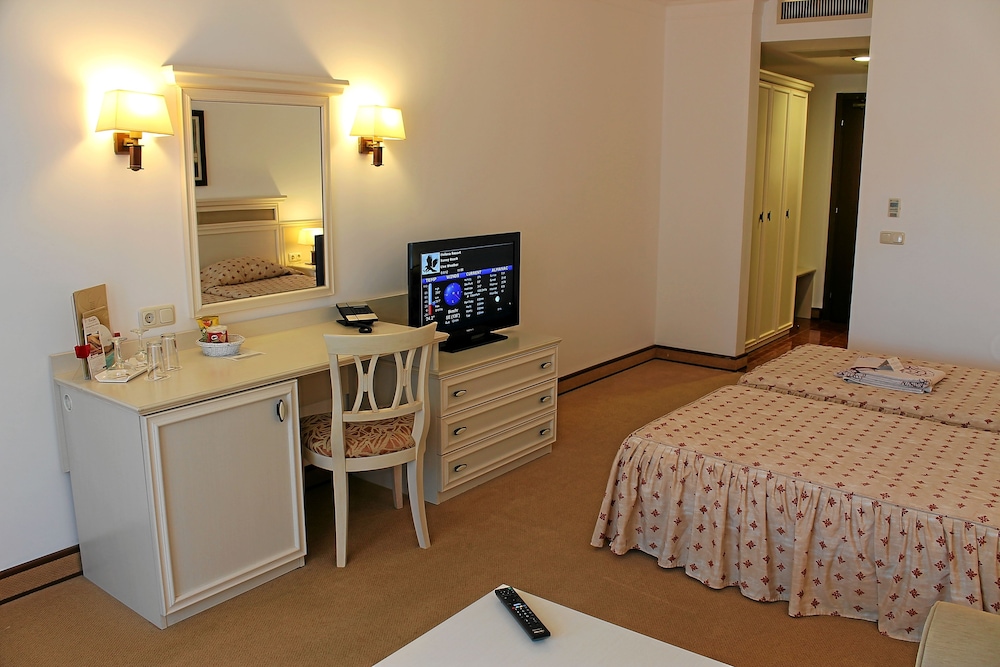 Helena Sands Hotel — Hotel rooms in Sunny Beach, Burgas Region