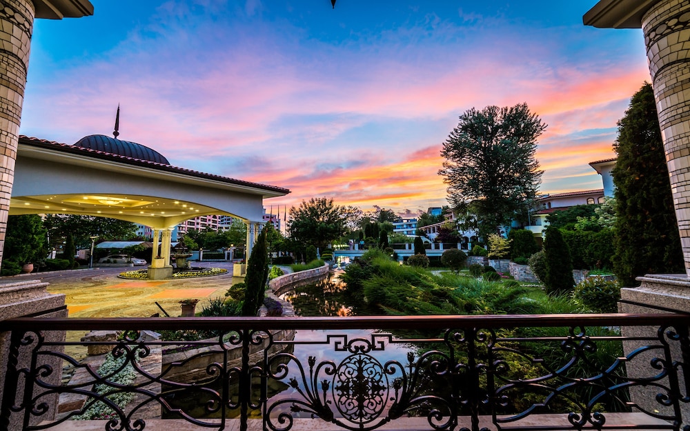 Helena Sands Hotel — Hotel building in Sunny Beach, Burgas Region