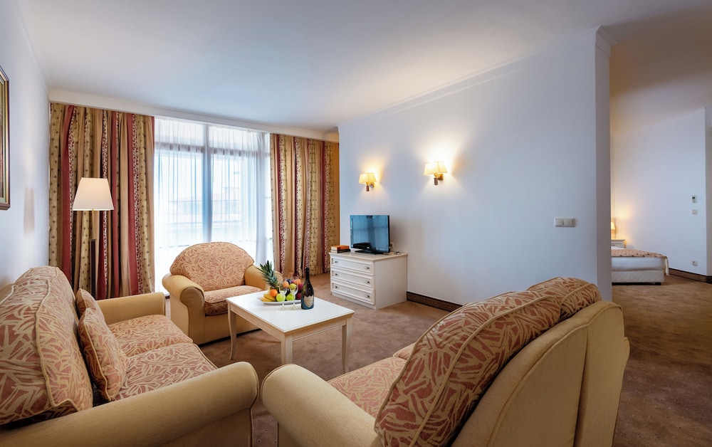 Helena Sands Hotel — Hotel rooms in Sunny Beach, Burgas Region