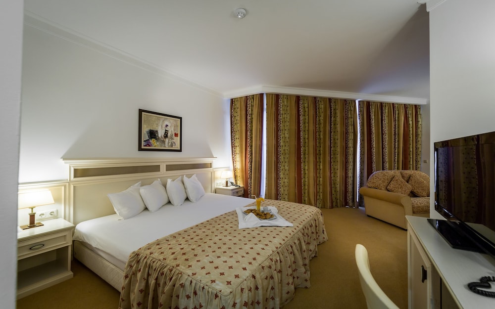 Helena Sands Hotel — Hotel rooms in Sunny Beach, Burgas Region