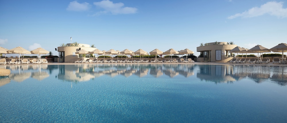 Melas Resort Hotel — Swimming pool in Side