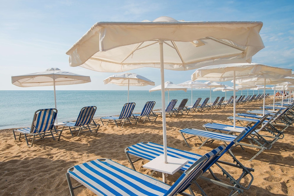 HVD Viva Club Hotel - Ultra All Inclusive — Beach in Golden Sands, Varna Region