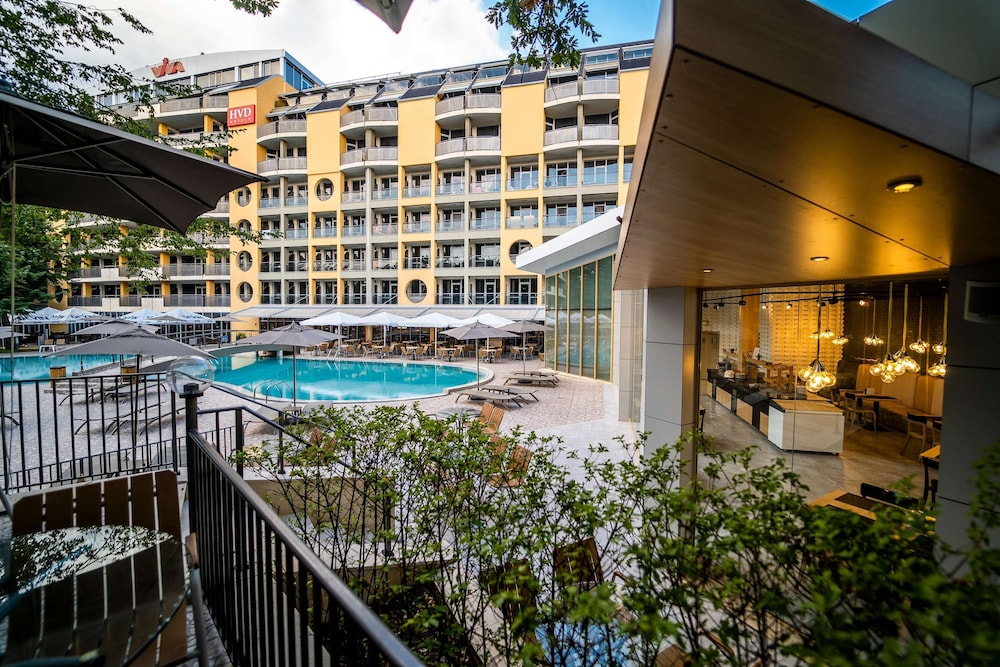HVD Viva Club Hotel - Ultra All Inclusive — Swimming pool in Golden Sands, Varna Region