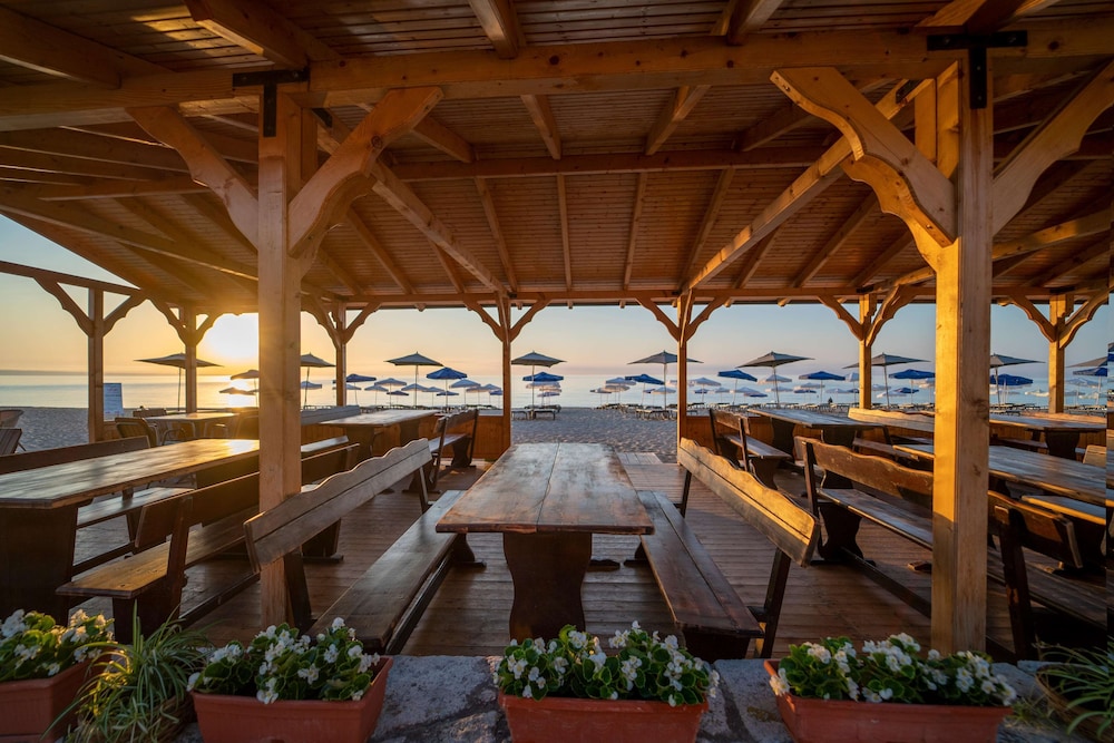 HVD Viva Club Hotel - Ultra All Inclusive — Restaurant & bars in Golden Sands, Varna Region