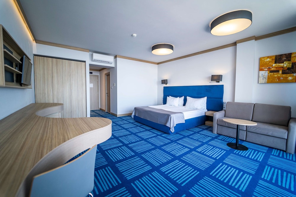 HVD Viva Club Hotel - Ultra All Inclusive — Hotel rooms in Golden Sands, Varna Region