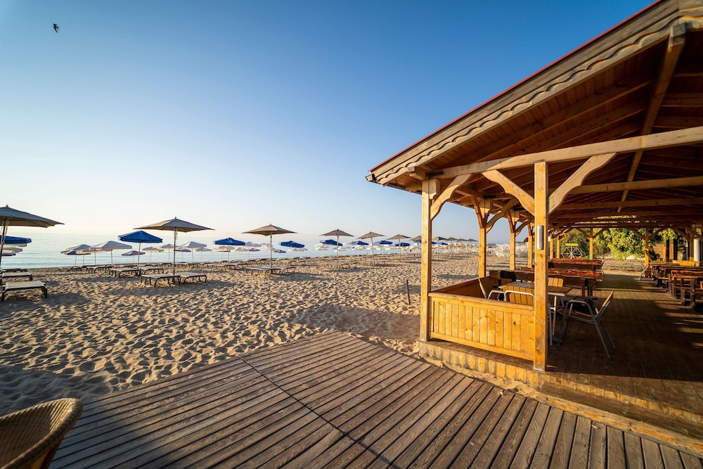 HVD Viva Club Hotel - Ultra All Inclusive — Beach in Golden Sands, Varna Region