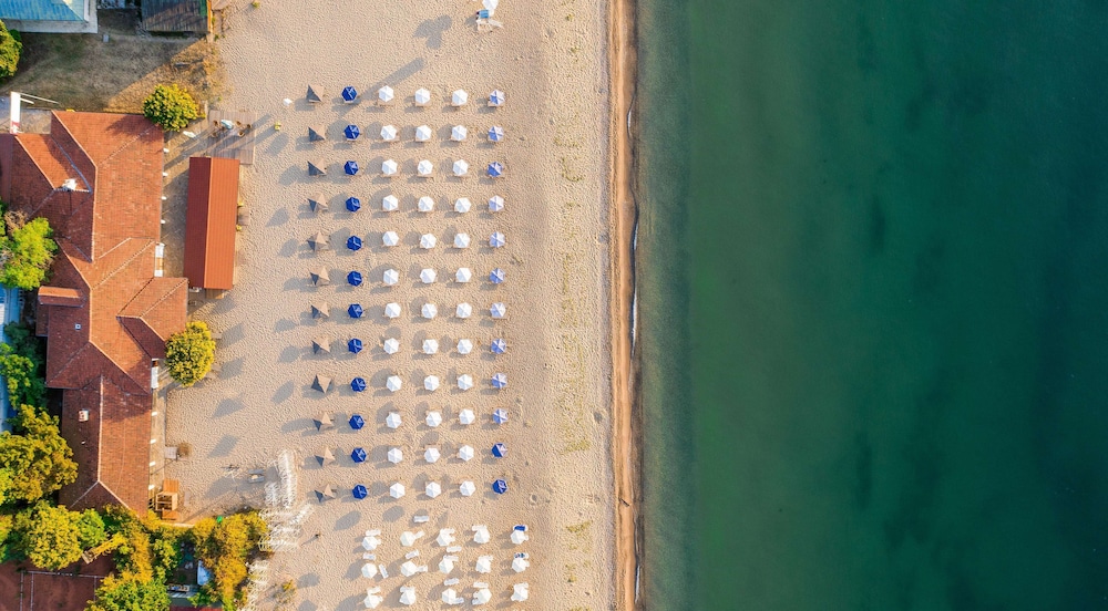 HVD Viva Club Hotel - Ultra All Inclusive — Beach in Golden Sands, Varna Region