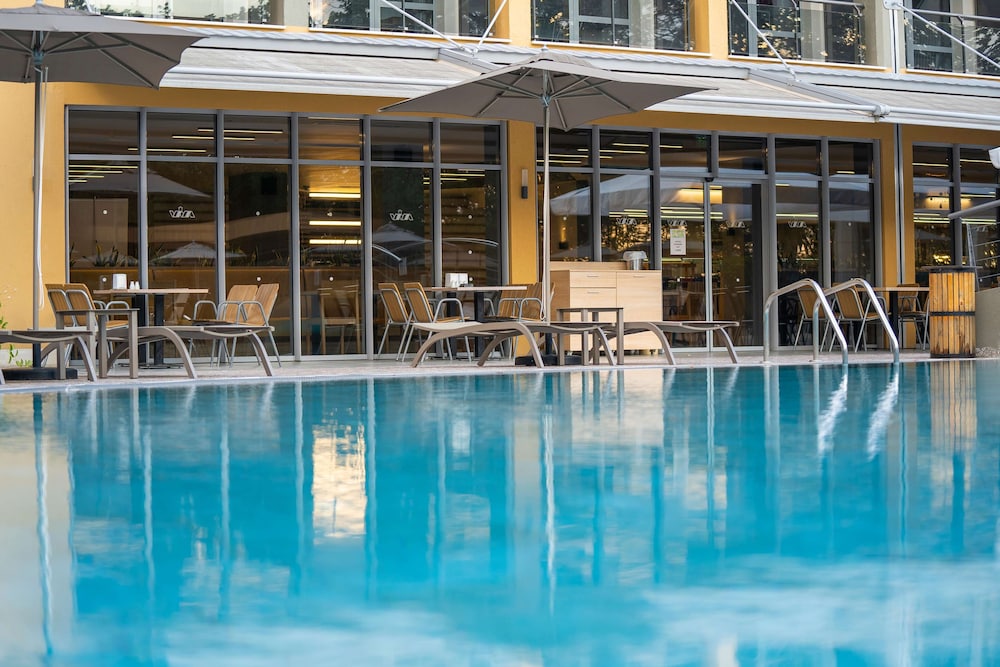 HVD Viva Club Hotel - Ultra All Inclusive — Swimming pool in Golden Sands, Varna Region