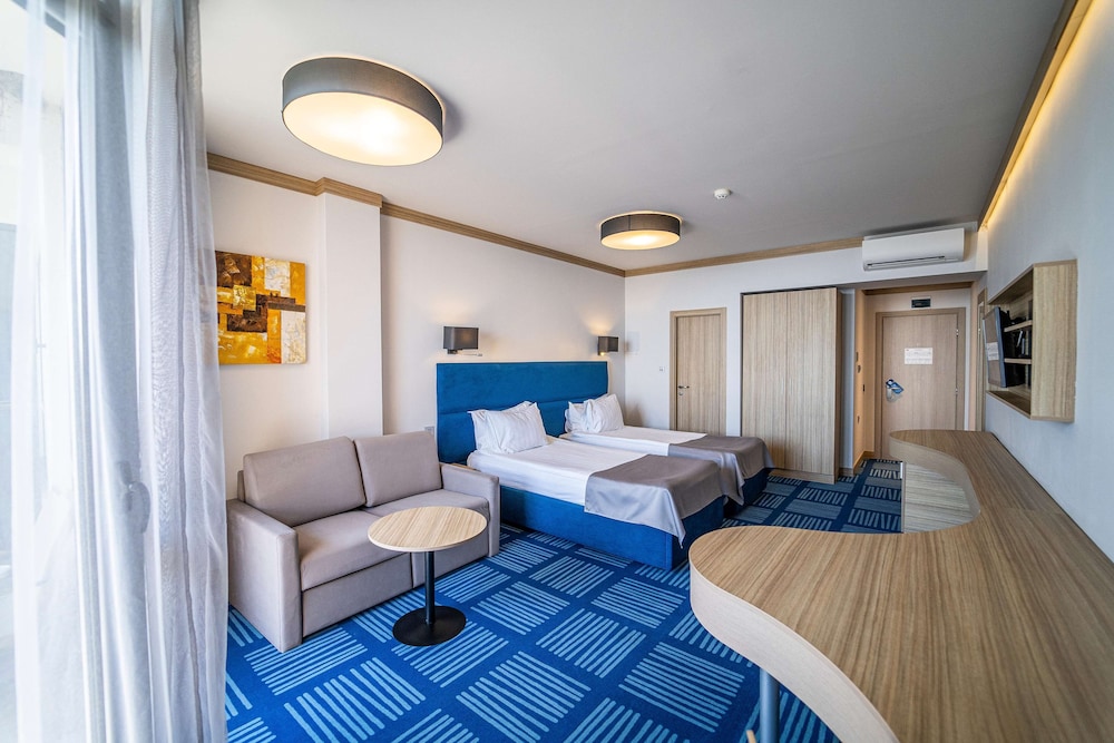 HVD Viva Club Hotel - Ultra All Inclusive — Hotel rooms in Golden Sands, Varna Region