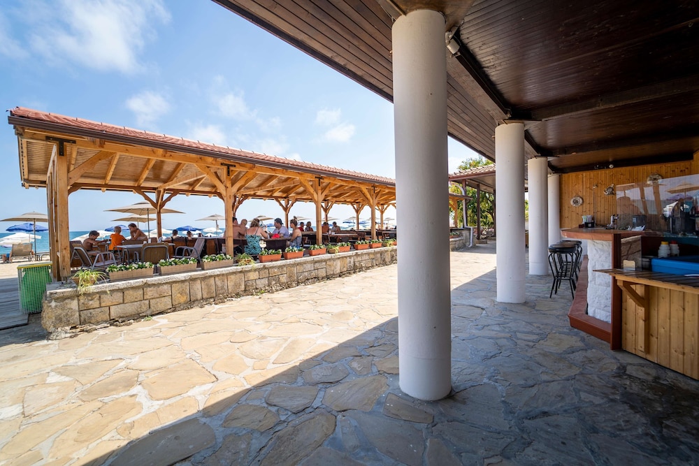 HVD Viva Club Hotel - Ultra All Inclusive — Restaurant & bars in Golden Sands, Varna Region