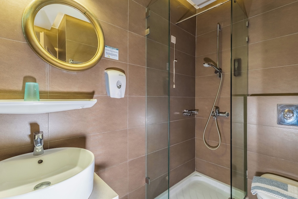 Pantheon Hotel — Hotel rooms in Rethymnon