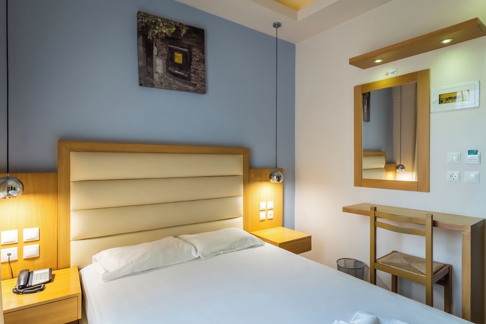 Pantheon Hotel — Hotel rooms in Rethymnon
