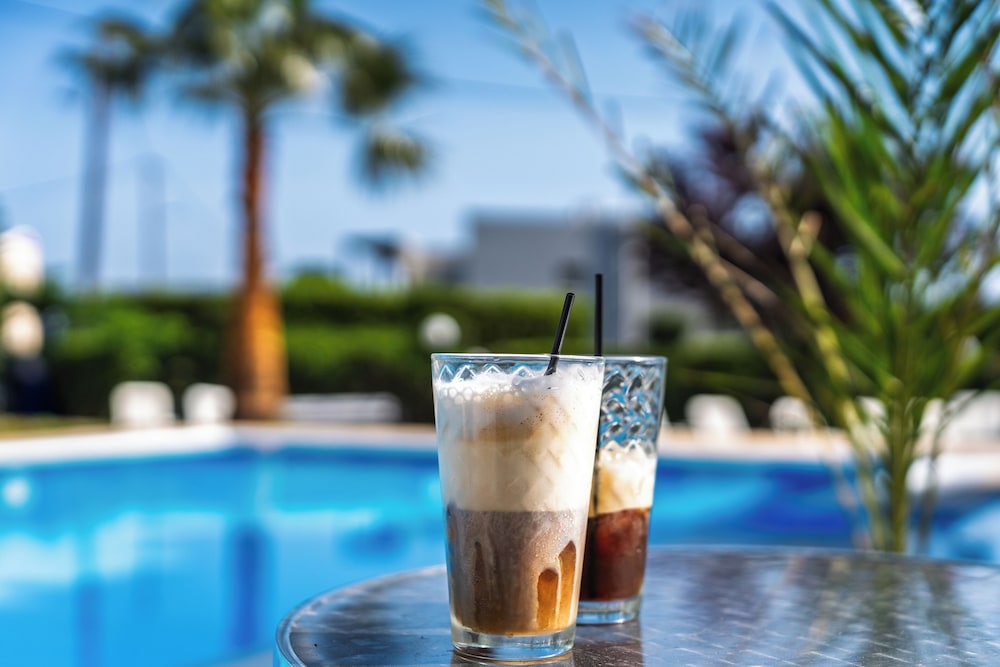 Pantheon Hotel — Swimming pool in Rethymnon