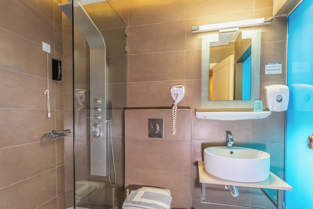 Pantheon Hotel — Hotel rooms in Rethymnon
