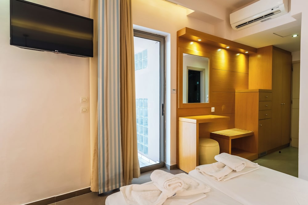 Pantheon Hotel — Hotel rooms in Rethymnon