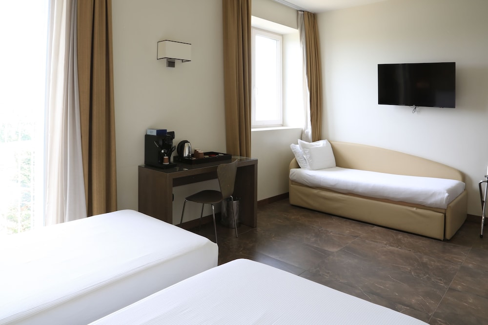 Klima Hotel Milano Fiere — Hotel rooms in Milan, Lombardy