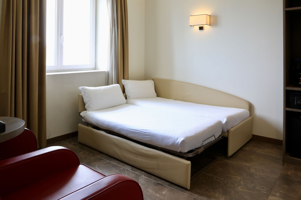 Klima Hotel Milano Fiere — Hotel rooms in Milan, Lombardy