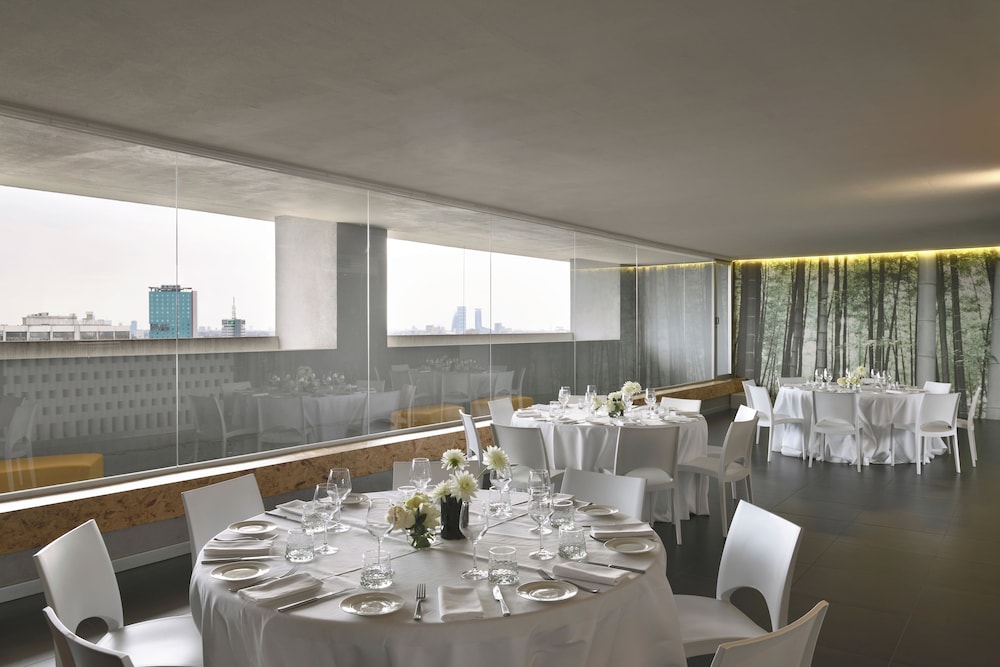 Klima Hotel Milano Fiere — Restaurant & bars in Milan, Lombardy