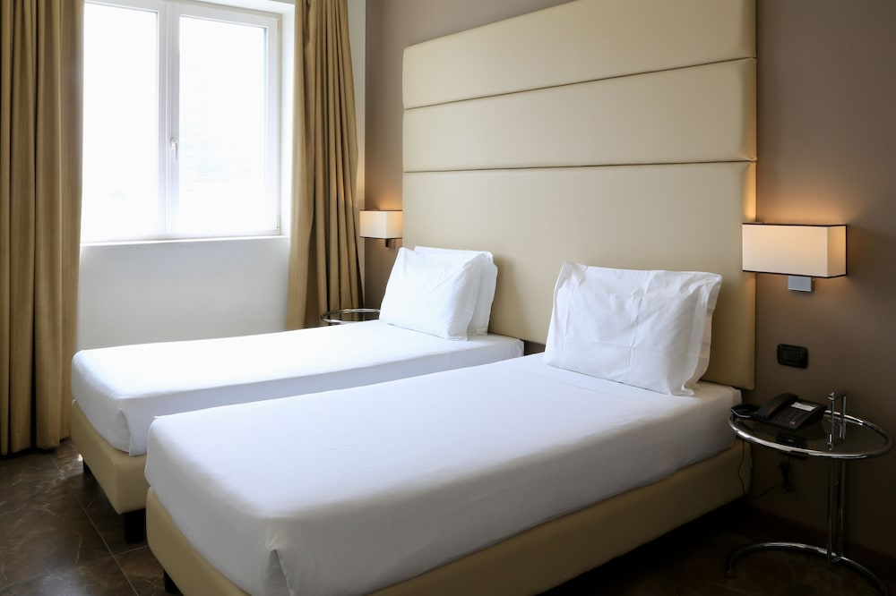 Klima Hotel Milano Fiere — Hotel rooms in Milan, Lombardy