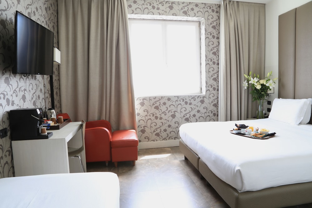 Klima Hotel Milano Fiere — Hotel rooms in Milan, Lombardy