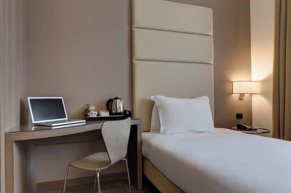 Klima Hotel Milano Fiere — Hotel rooms in Milan, Lombardy