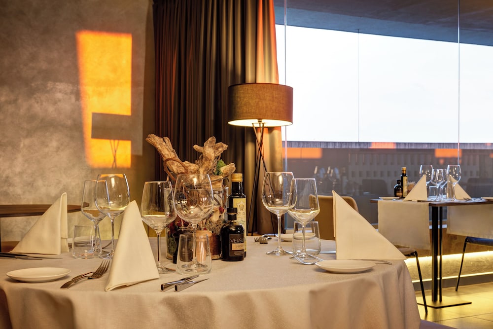 Klima Hotel Milano Fiere — Restaurant & bars in Milan, Lombardy