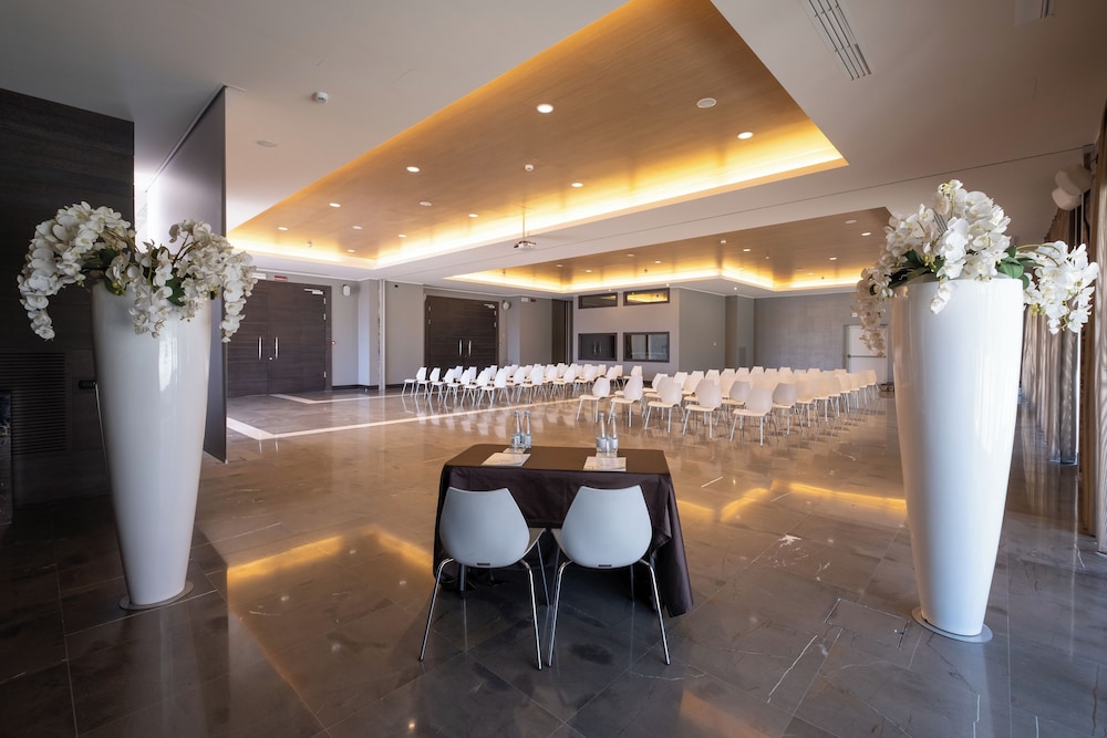 Klima Hotel Milano Fiere — Hotel building in Milan, Lombardy