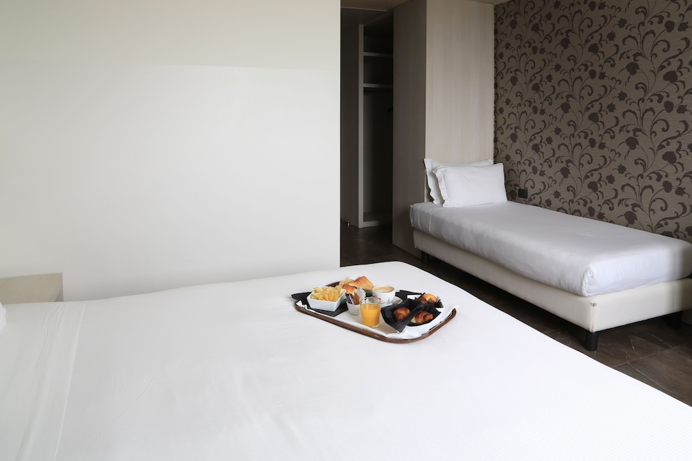 Klima Hotel Milano Fiere — Hotel rooms in Milan, Lombardy