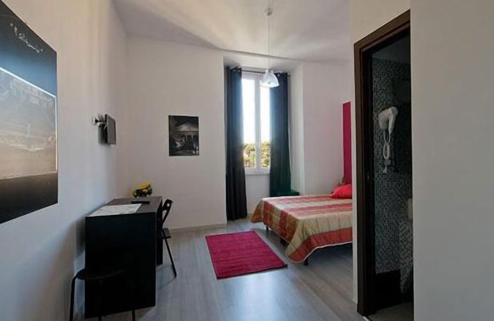 MF Hotel — Hotel rooms in Rome, Lazio