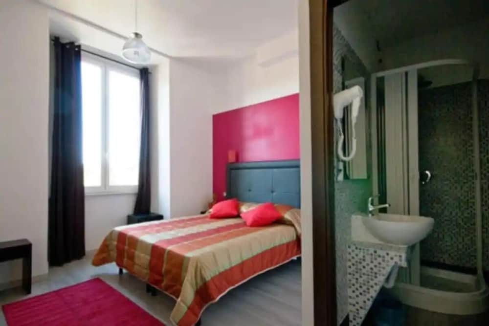 MF Hotel — Hotel rooms in Rome, Lazio