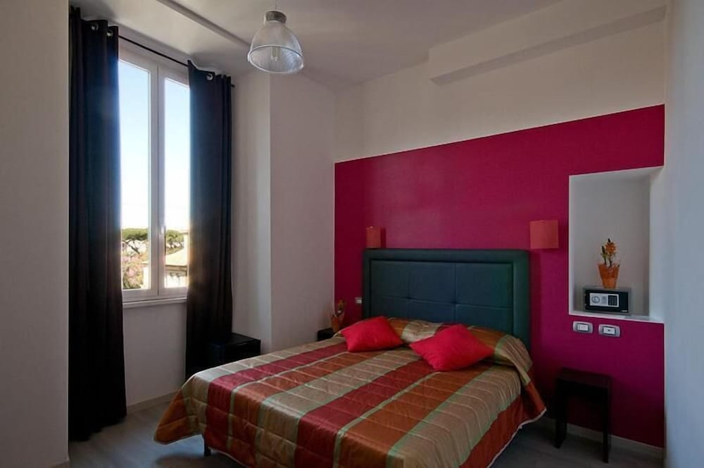 MF Hotel — Hotel rooms in Rome, Lazio