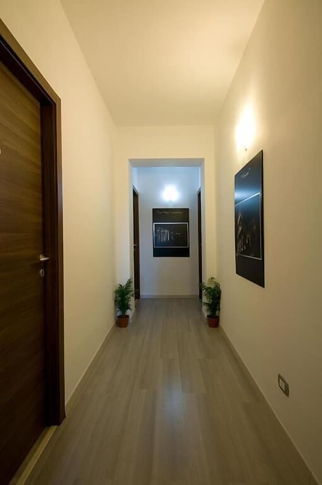 MF Hotel — Hotel rooms in Rome, Lazio