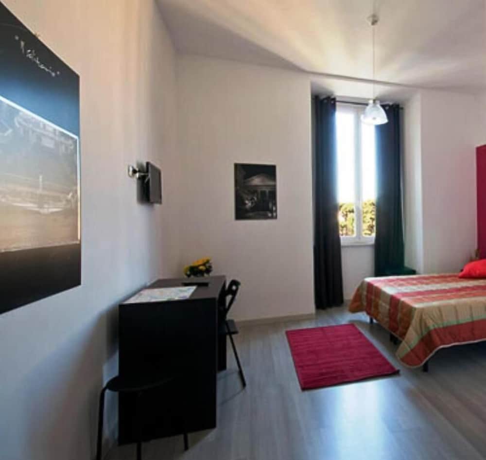 MF Hotel — Hotel rooms in Rome, Lazio