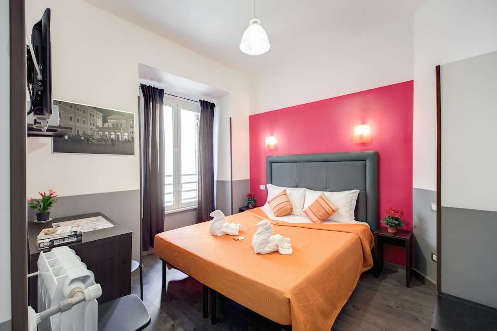 MF Hotel — Hotel rooms in Rome, Lazio
