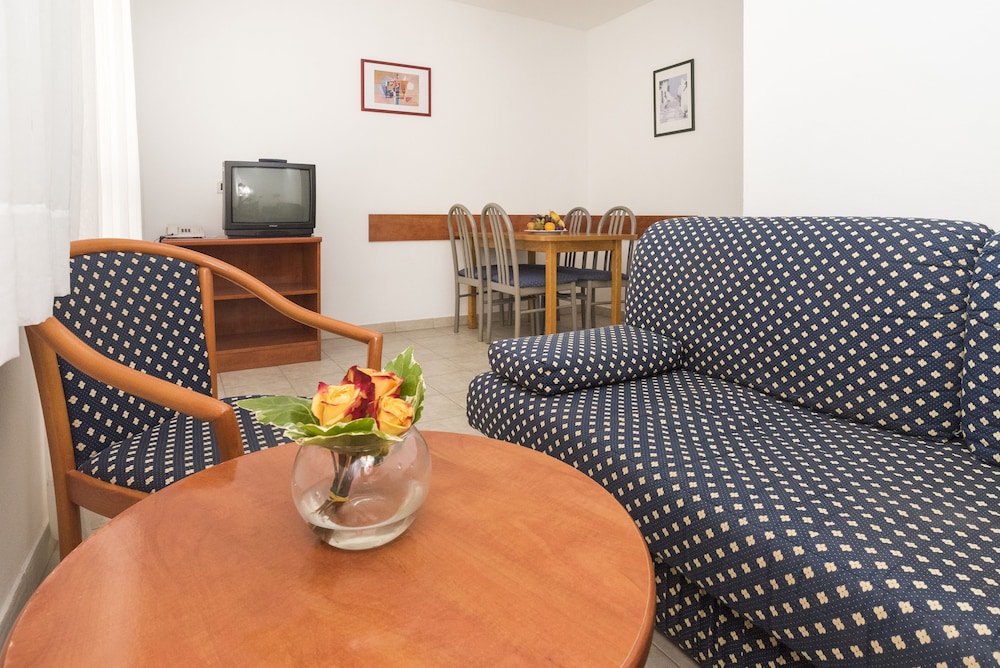 Apartments Polynesia Plava Laguna — Hotel rooms in Umag, Istria