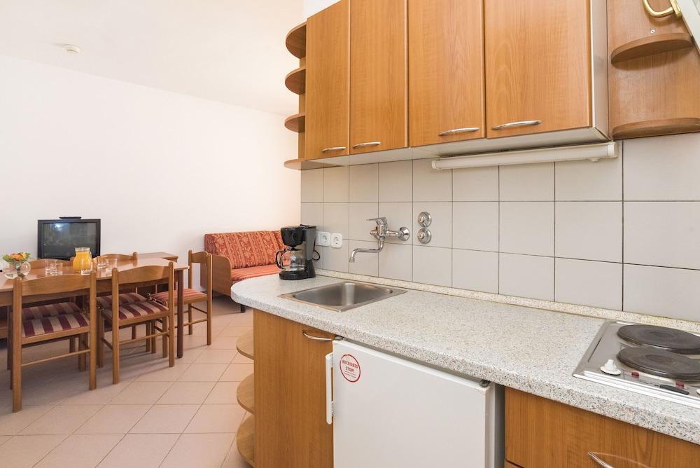 Apartments Polynesia Plava Laguna — Hotel rooms in Umag, Istria